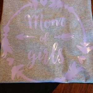Mom of girls t-shirt